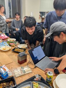 デスクにツリーIDを印字していただく様子