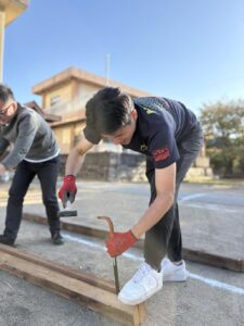 解体材の釘抜き